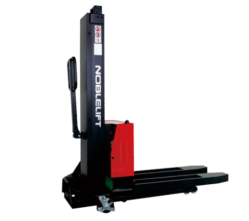 Xe nâng bán tự động